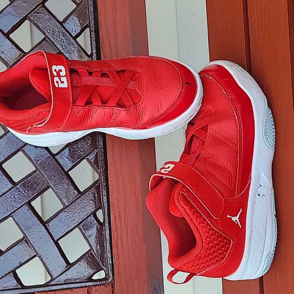 Air Jordan Max Aura 3